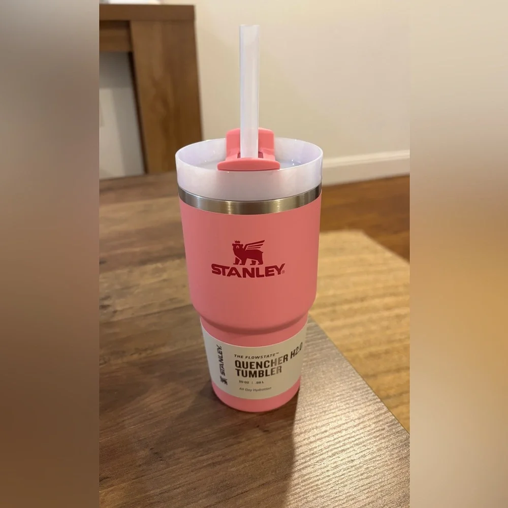 NWT Stanley Quencher H2.0
FlowState 20oz Tumbler
Pink Peony Straw
Cup - Picture 7 of 11